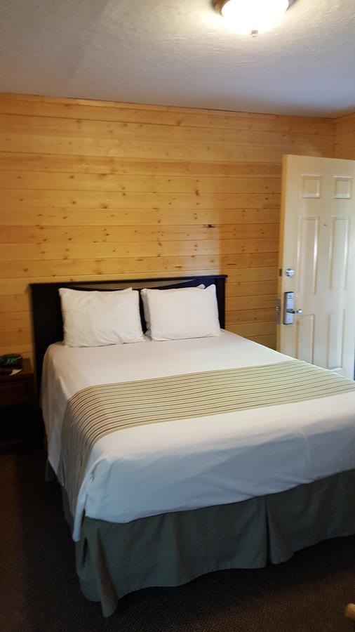 Emerald Forest Cabins Trinidad Room photo